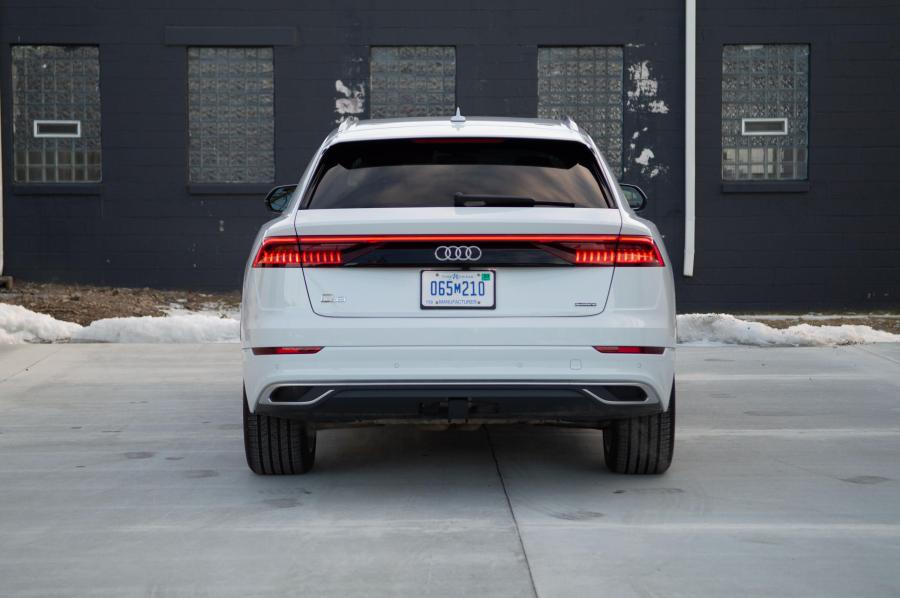  Audi Q8 55 TFSI Quattro 2018 года  (NA) (фото 18 из 32)